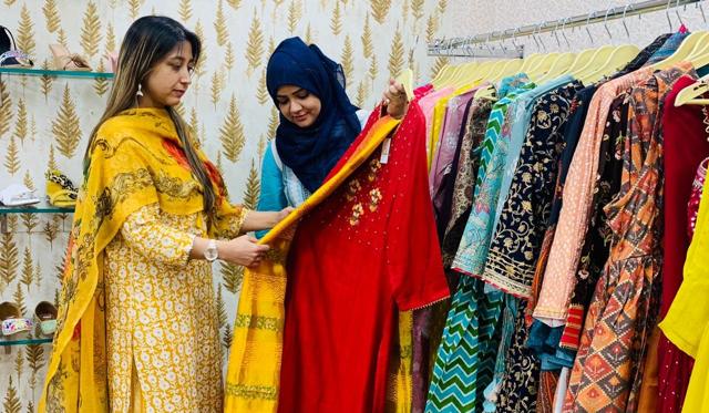 Boutiques in city are doing brisk business due to the demand of ready-to-wear stuff. (HT Photo) Boutiques in city are doing brisk business due to the demand of ready-to-wear stuff. (HT Photo)