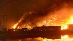 A view of the fire that broke out at the Bhalswa landfill site in north Delhi on Tuesday night (HT Photo)
