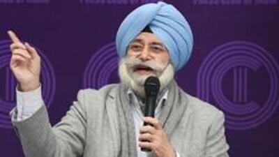 HS Phoolka called for evolving an issue-based strategy to fight together for common issues concerning Sikhs. (Raj K Raj/HT PHOTO) HS Phoolka called for evolving an issue-based strategy to fight together for common issues concerning Sikhs. (Raj K Raj/HT PHOTO)
