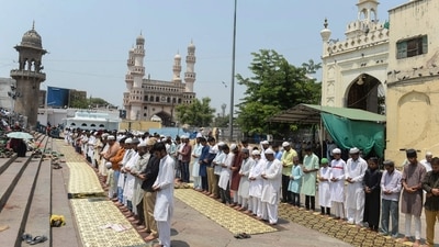 People wake up early, take a bath, wear clean clothes and visit the mosque where they read the Quran. They also conduct charitable work for the poor and needy. (AFP) People wake up early, take a bath, wear clean clothes and visit the mosque where they read the Quran. They also conduct charitable work for the poor and needy. (AFP)