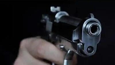 The accused injured the duo with sharp-edged weapons while threatening them at gunpoint. (Image for representational purpose)