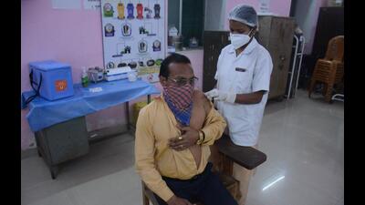 A beneficiary gets vaccinated against Covid in Thane on Friday. (PRAFUL GANGURDE/HT PHOTO) A beneficiary gets vaccinated against Covid in Thane on Friday. (PRAFUL GANGURDE/HT PHOTO)