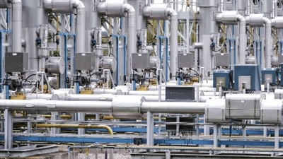Russia offers dual-payment plan for oil, other trade with India: Report (bloomberg)