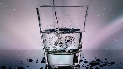 Warm water: It is hot in potency and penetrates deeper into fat tissues and helps melt fat quickly. It also improves agni (metabolism). (Pixabay)