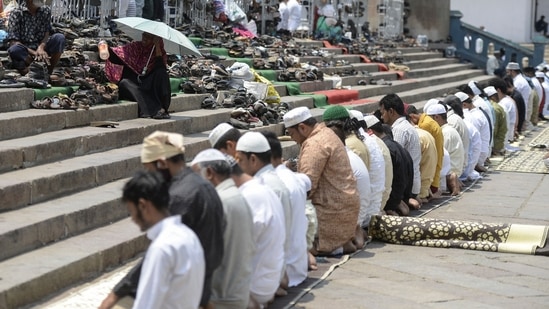Though all Fridays, the year round are important for Muslims, the last one in the month of Ramadan or Alvida Jumma, is considered to be the most sacred one.(AFP) Though all Fridays, the year round are important for Muslims, the last one in the month of Ramadan or Alvida Jumma, is considered to be the most sacred one.(AFP)