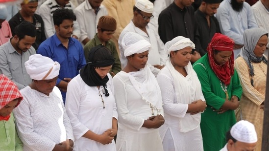 Muslims believe that every Friday, angels stand at the door of the mosque and keep writing the names of those coming for the prayers in order of their arrival. There is reward attached to it and the reward varies depending how early they come. When the Imam ascends the pulpit, the angels fold their scrolls and listen to the sermon along with the Muslims.(HT Photo/Deepak Gupta)