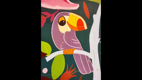 The larger-than-life parrot and owl can’t be missed while driving through the underpass but take a careful look and you will spot toucan, bumblebee, sparrow and more.