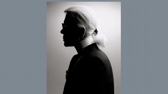 The unmistakable side profile of Karl Lagerfeld(succession Lagerfeld)