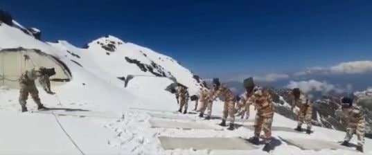 The ITBP personnel performed a range of Yoga poses (Asanas) on their mats and clapped for themselves towards the end of the video. (Twitter/@ITBP_official)