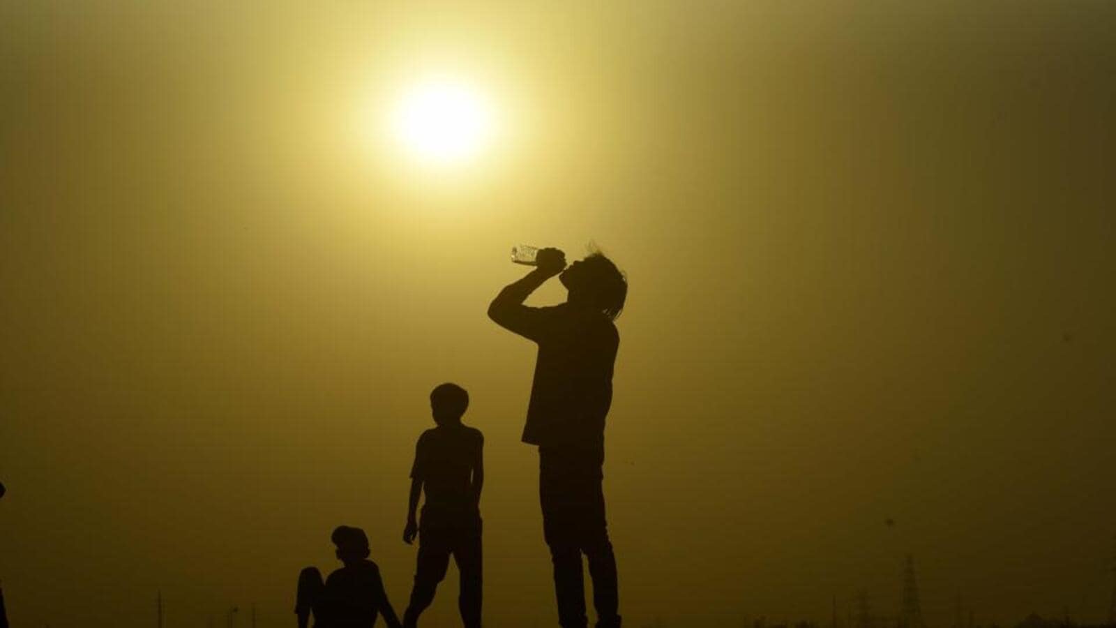 April ends on a fiery note in Delhi: 47.1°C at Sports Complex | Latest ...