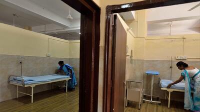Mumbai, India - April 28, 2022: A 17-bed ward will become operational on Wednesday at Brihanmumbai Municipal Corporation (BMC)’s King Edward Memorial (KEM) Hospital on a pilot basis for patients willing to pay for better facilities at reasonable rates for the first time in Mumbai, India, on Thursday, April 28, 2022. (Photo by Satish Bate/Hindustan Times) (Satish Bate/HT Photo)