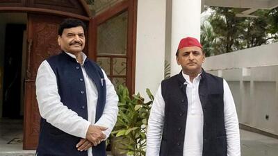 Pragatisheel Samajwadi Party-Lohia chief Shivpal Yadav and his nephew Samajwadi Party president Akhilesh Yadav. (FILE PHOTO) Pragatisheel Samajwadi Party-Lohia chief Shivpal Yadav and his nephew Samajwadi Party president Akhilesh Yadav. (FILE PHOTO)