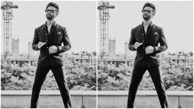 Assisted by hairstylist Aalim Hakim, Shahid sported a gelled cropped hairdo and a trimmed bearded look. (Instagram/@shahidkapoor)