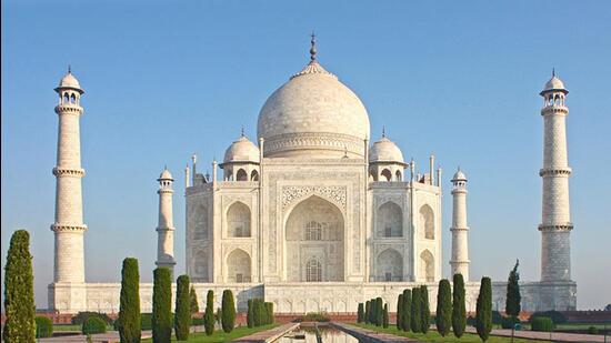Taj Mahal (Shutterstock)