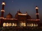 Eid-ul-Fitr moon sighting highlights: India, Pak, others continue Ramadan fast(Twitter) Eid-ul-Fitr moon sighting highlights: India, Pak, others continue Ramadan fast(Twitter)