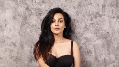 Actor Flora Saini wants people to not push young women to have certain body type. Actor Flora Saini wants people to not push young women to have certain body type.