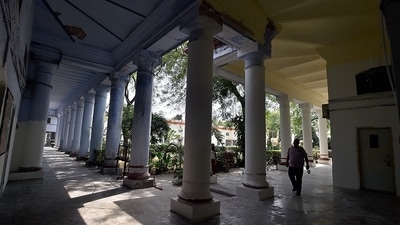 In 1924, Ramjas College’s Daryaganj site was used to create an intermediate college, with the original college then shifting to the above building, at Anand Parbat (known as Kala pahad at the time.) The shift largely occurred as Delhi became the capital of the English East India Company, with a need to shift these prominent colleges from the small, crowded lanes of old Delhi towards the city. (Raj K Raj/ Hindustan Times) In 1924, Ramjas College’s Daryaganj site was used to create an intermediate college, with the original college then shifting to the above building, at Anand Parbat (known as Kala pahad at the time.) The shift largely occurred as Delhi became the capital of the English East India Company, with a need to shift these prominent colleges from the small, crowded lanes of old Delhi towards the city. (Raj K Raj/ Hindustan Times)