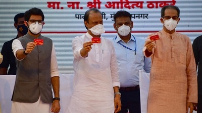 Maharashtra CM Uddhav Thackeray, Deputy CM Ajit Pawar, Tourism and Environment Minister Aaditya Thackeray, during the launch of National Common Mobility Card (NCMC) in Mumbai on Monday (HT PHOTO) (HT_PRINT) Maharashtra CM Uddhav Thackeray, Deputy CM Ajit Pawar, Tourism and Environment Minister Aaditya Thackeray, during the launch of National Common Mobility Card (NCMC) in Mumbai on Monday (HT PHOTO) (HT_PRINT)