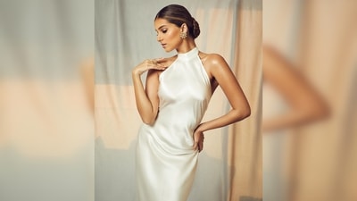 Tara Sutaria's outfit is from the clothing line Silk Maison and the stylist behind her look is Meagan Concessio. (Instagram/@tarasutaria)