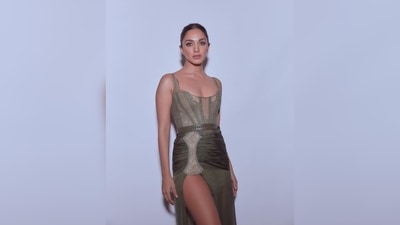 Kiara Advani teamed her red carpet look with a pair of nude stilettoes by the luxury line Christian Louboutin. (Instagram/@kiaraaliaadvani) Kiara Advani teamed her red carpet look with a pair of nude stilettoes by the luxury line Christian Louboutin. (Instagram/@kiaraaliaadvani)