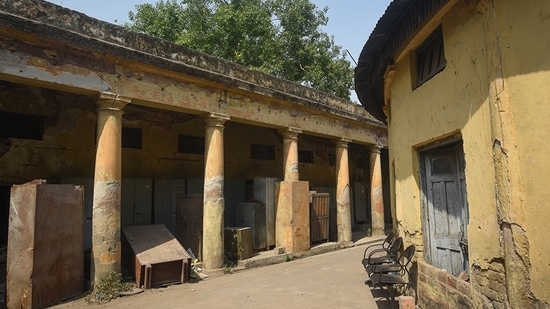 The Kashmere Gate campus of the Hindu College also played a pivotal role in the history of India's independence from the British. The college hostel provided a space to revolutionaries to stay - including Chandrashekhar Azad. The students of this college also participated in the Quit India Movement starting August 1942.(Sanchit Khanna/ Hindustan Times)