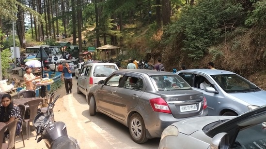 Traffic jam in Dhanaulti, Uttarakhand, as tourists arrive to escape scorching heat in cities. (ANI)