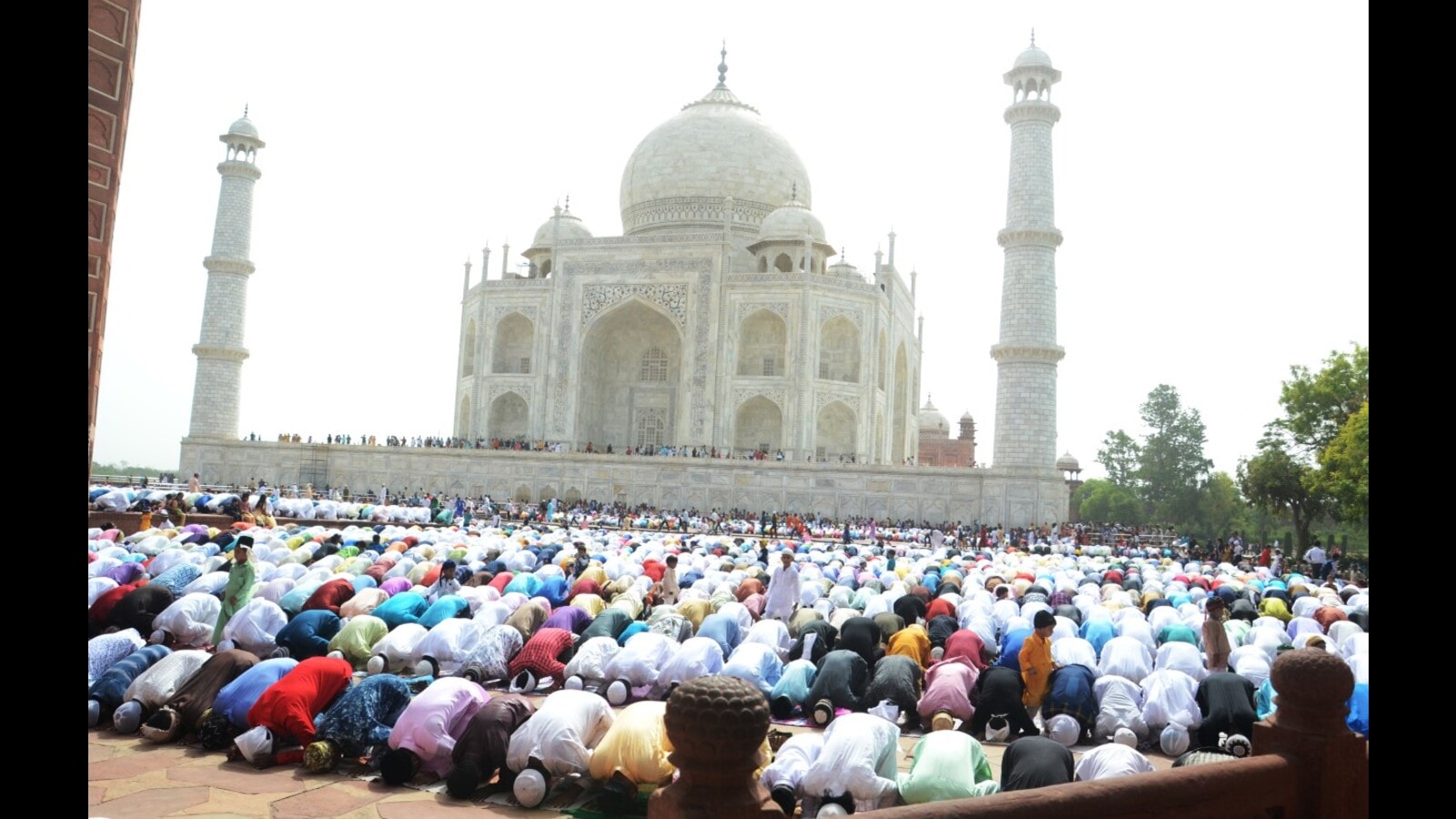 Taj Mahal entry to remain free for 2 hours for offering namaz on ...