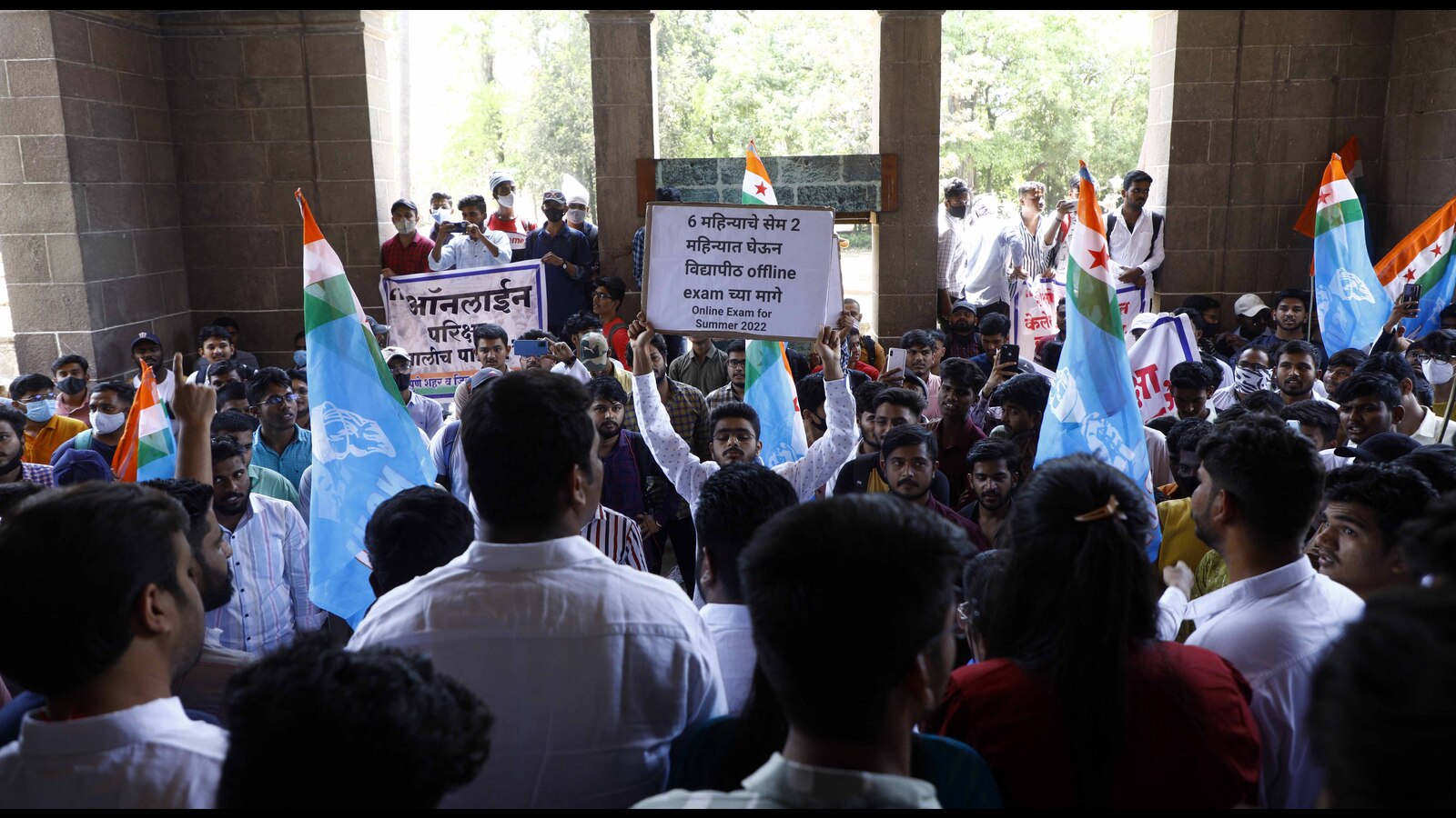 Students Storm Sppu Over Online Exams Hindustan Times