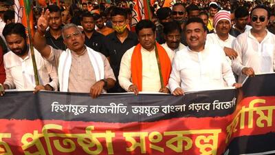 Top BJP leaders from the state unit including the party’s state president Sukanta Majumdar, national vice-president Dilip Ghosh and leader of the opposition in the state Legislative Assembly Suvendu Adhikari led the rally in central Kolkata on Monday afternoon. (SAMIR JANA/HT PHOTO.) Top BJP leaders from the state unit including the party’s state president Sukanta Majumdar, national vice-president Dilip Ghosh and leader of the opposition in the state Legislative Assembly Suvendu Adhikari led the rally in central Kolkata on Monday afternoon. (SAMIR JANA/HT PHOTO.)