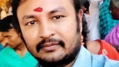 Acid Attack accused, Nagesh, is on the run after throwing 1 litre acid on a 24-year-old girl in Bengaluru Acid Attack accused, Nagesh, is on the run after throwing 1 litre acid on a 24-year-old girl in Bengaluru