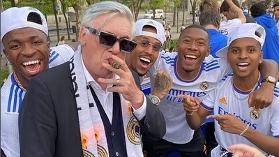 Carlo Ancelotti celebrates Real Madrid's LaLiga title triumph with players (Twitter) Carlo Ancelotti celebrates Real Madrid's LaLiga title triumph with players (Twitter)