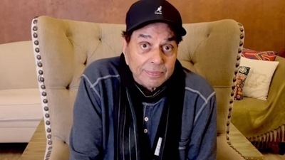 Dharmendra after his discharge from the hospital. Dharmendra after his discharge from the hospital. 