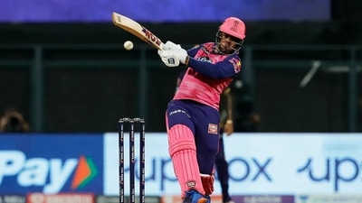 Shimron Hetmyer smashed 27 off 13 balls in the end to push KKR past the 150-run mark. (BCCI) Shimron Hetmyer smashed 27 off 13 balls in the end to push KKR past the 150-run mark. (BCCI)
