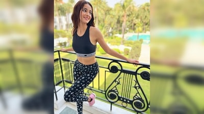 Ananya Panday flaunted her toned midriff as she struck poses for the camera. She teamed her look with pink sneakers. (Instagram/@ananyapanday) Ananya Panday flaunted her toned midriff as she struck poses for the camera. She teamed her look with pink sneakers. (Instagram/@ananyapanday)