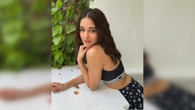 Ananya Panday captioned her post, "felt cute def don’t wanna delete l8rand." The actor's bestie, Shanaya Kapoor commented saying, "Oh what a bada*s." (Instagram/@ananyapanday) Ananya Panday captioned her post, "felt cute def don’t wanna delete l8rand." The actor's bestie, Shanaya Kapoor commented saying, "Oh what a bada*s." (Instagram/@ananyapanday)