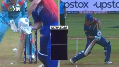 Mitchell Marsh's judgement error leaves internet in splits (Twitter) Mitchell Marsh's judgement error leaves internet in splits (Twitter)