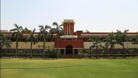 The Hindu College hostel hosted several revolutionaries, including Chandrashekhar Azad, thanks to then hostel warden and professor NK Nigam. (Sanchit Khanna/HT PHOTO)