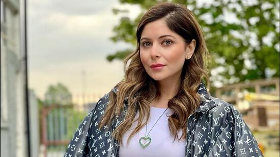 550px x 309px - Kanika Kapoor on plagiarism accusation by Pak singer: Really unfair for  anybody to say that I stole their work - Hindustan Times