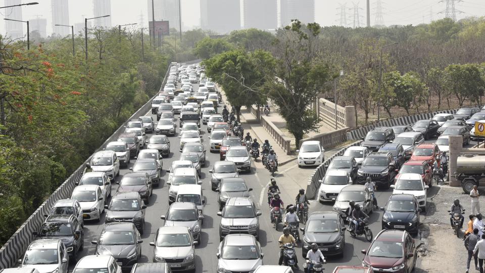 Traffic congestion near Rashtriya Dalit Prerna Sthal in Noida. (Sunil Ghosh/ HT)