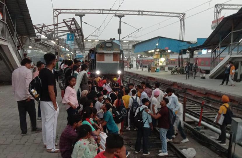 Trains from Mangaluru and Karwar to Bengaluru will be made faster from June 1. (HT Photo/for Representation) Trains from Mangaluru and Karwar to Bengaluru will be made faster from June 1. (HT Photo/for Representation)