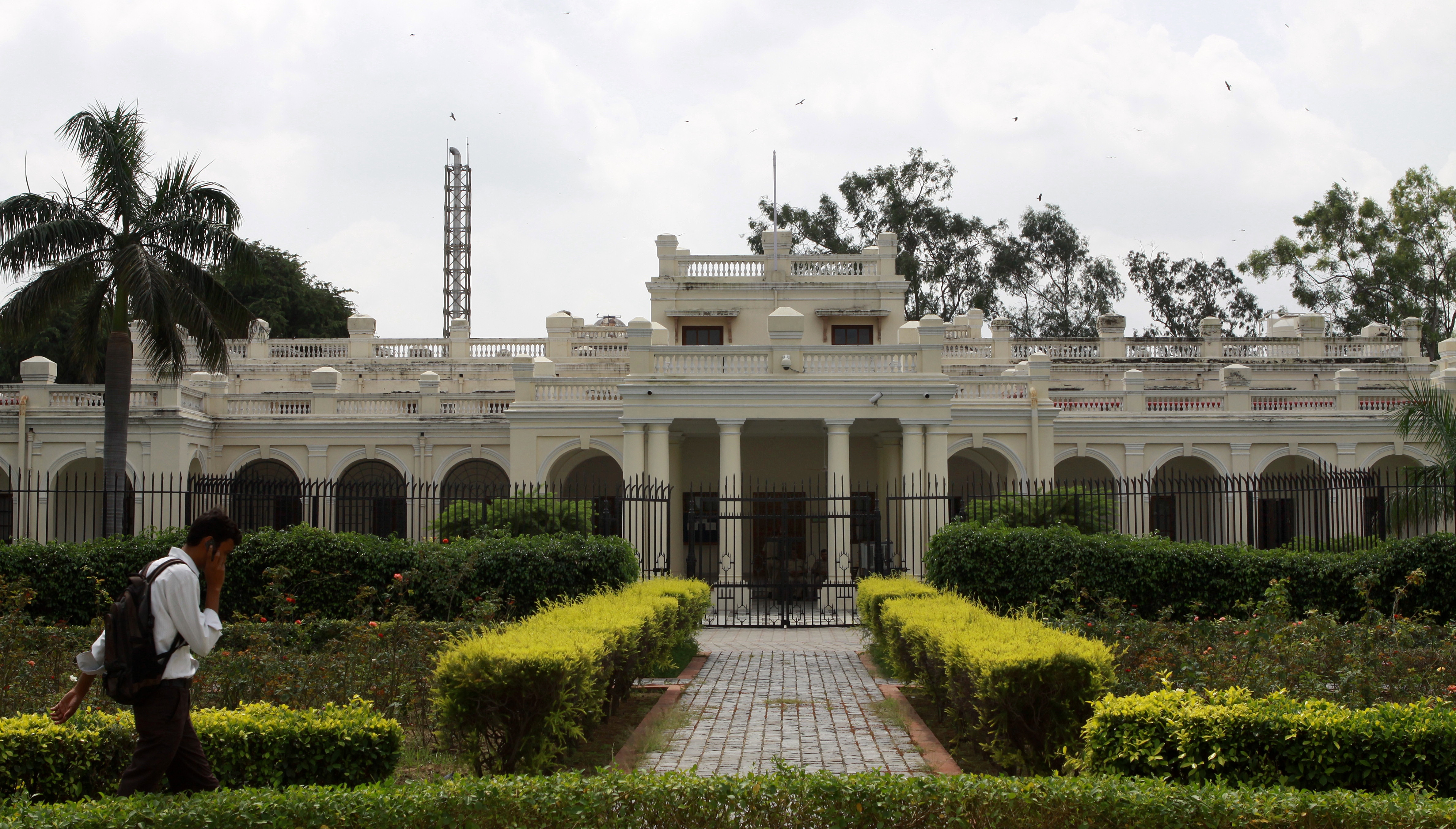 History says that Lord Mountbatten had proposed marriage to his wife, Edwina in the Viceregal Lodge that later became the Vice Chancellor’s office. (Photo: Arijit Sen/HT) History says that Lord Mountbatten had proposed marriage to his wife, Edwina in the Viceregal Lodge that later became the Vice Chancellor’s office. (Photo: Arijit Sen/HT)