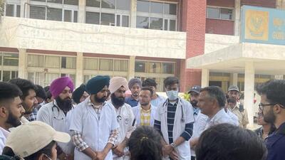 Interns during meeting with GADVASU vice-chancellor Dr Inderjeet Singh in Ludhiana on May 3, 2022. (HT PHOTO)