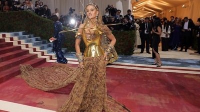 Entrepreneur-philanthropist Natasha Poonawalla made an interesting stylish appearance at the Met Gala 2022 wearing a gold handcrafted printed tulle sari and trail by celebrity designer Sabyasachi Mukherjee. (REUTERS)