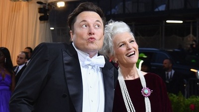 Elon Musk and his mother Maye Musk arrive for the 2022 Met Gala at the Metropolitan Museum of Art in New York.&nbsp; (AFP)