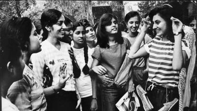 A fresher being ‘ragged’ at Miranda House when DU’s 1983-84 session kicked off. (HT Archive) A fresher being ‘ragged’ at Miranda House when DU’s 1983-84 session kicked off. (HT Archive)