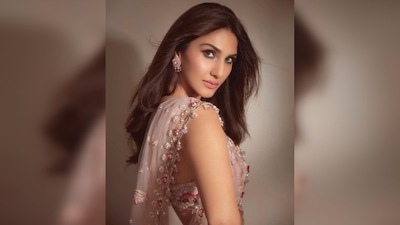 The official Instagram handle of Kalki Fashion shared Vaani Kapoor's picture from the ramp and wrote, "The most beautiful show stopper @_vaanikapoor_ made us fall in love with her all over again as she stepped out in RUMI collection. She made the summer eve event blissful and graceful with her style and charm.." (Instagram/@_vaanikapoor_) The official Instagram handle of Kalki Fashion shared Vaani Kapoor's picture from the ramp and wrote, "The most beautiful show stopper @_vaanikapoor_ made us fall in love with her all over again as she stepped out in RUMI collection. She made the summer eve event blissful and graceful with her style and charm.." (Instagram/@_vaanikapoor_)