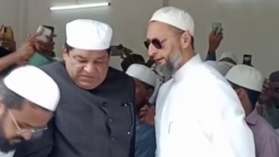 Asaduddin Owaisi offers Namaz in Hyderabad, greets people (ANI)