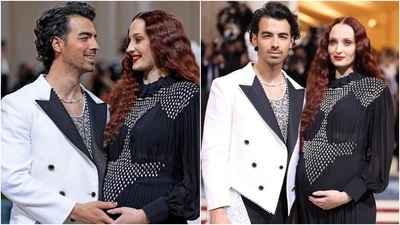 Pregnant Sophie Turner with Joe Jonas flaunts baby bump at the Met Gala red carpet in embellished black gown, see photos (Instagram/@metgalaofficial)