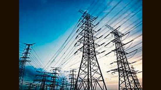 Power surplus Himachal faces outages - Hindustan Times