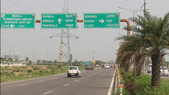 NHAI had come up with the Greenfield Project after scrapping the 40-km Kharar-Banur-Tepla road project in July 2019, owing to its high cost. (HT File)